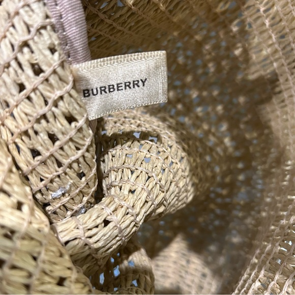 Burberry Perfume Gift Tote - Picture 9 of 10
